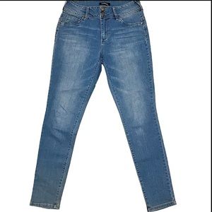 D Jeans for Ladies; Size 8, Skinny Ankle